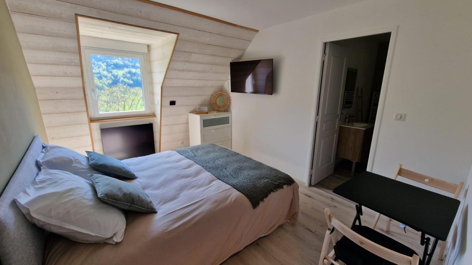 La Gentiane Bed & Breakfast Le Falgoux Eksteriør bilde